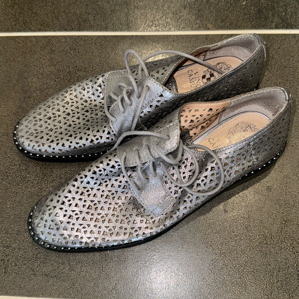 Vince Camuto, size 7. EUC, worn twice.